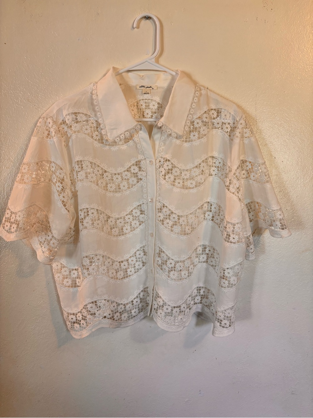 Ultra Pink White Lace Wave Button-Down Shirt